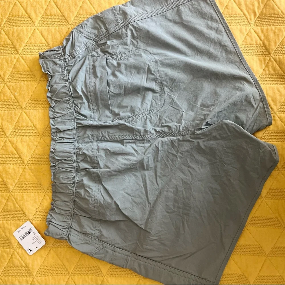 Free People FP Movement In The Wild Short Greyed Olive NWT - Picture 10 of 10